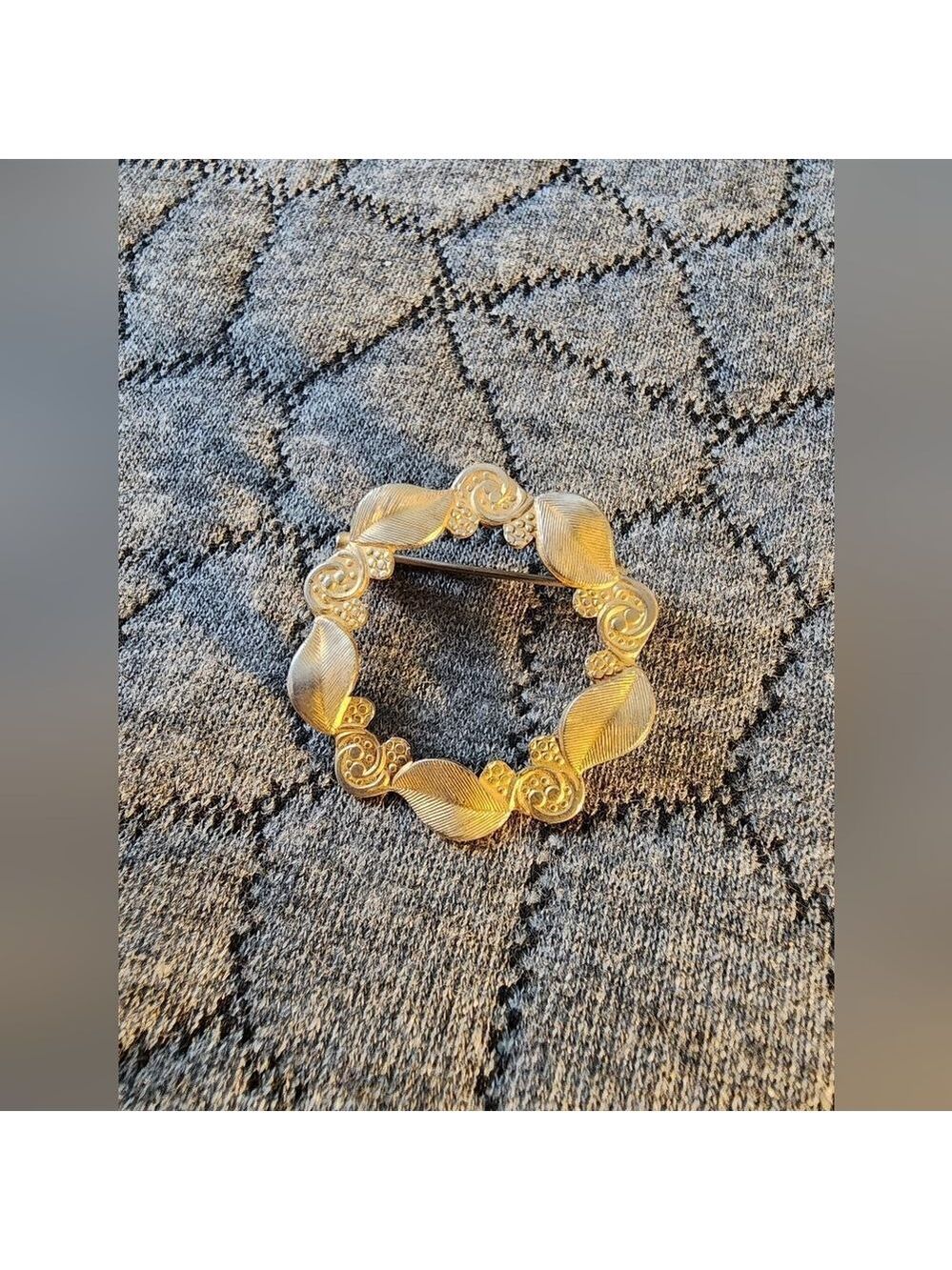 Elegant Gold Leaf Brooch